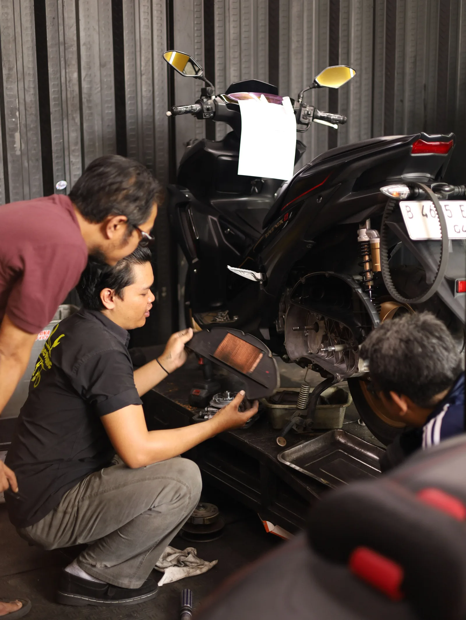 MOTOR HARIAN BISA SAJA DIFUNGSIKAN DI LUAR LOGIKA
